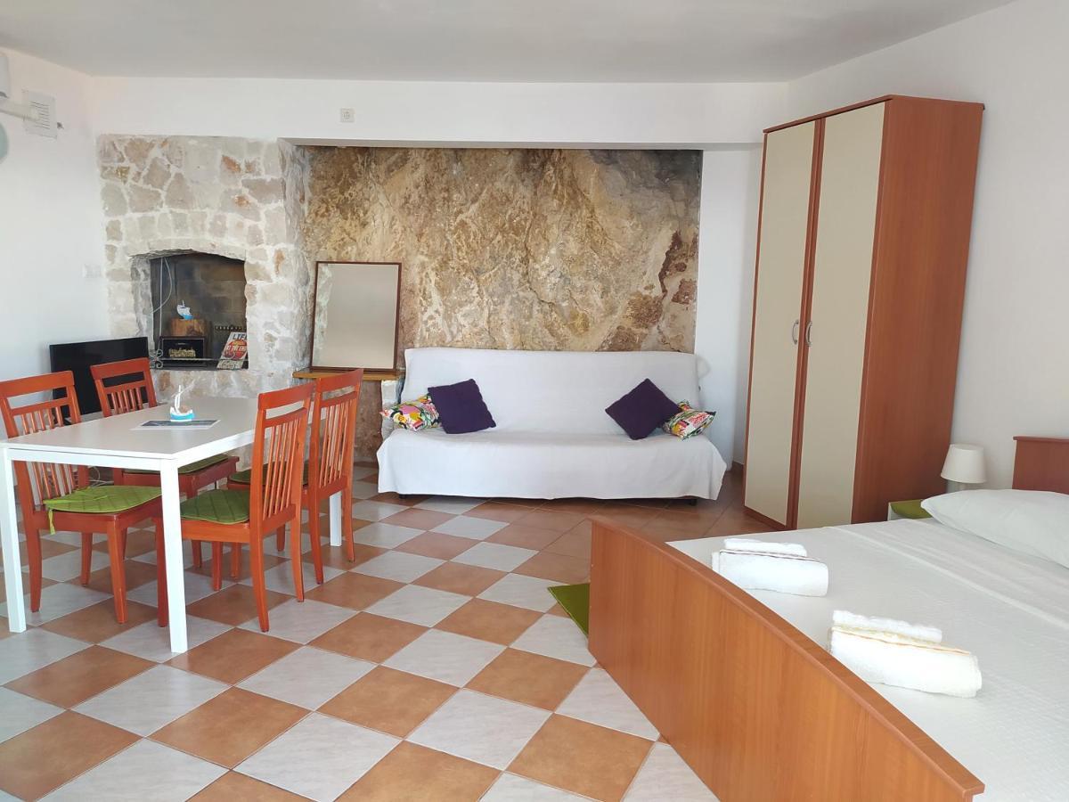 Apartmani Stine Donji Okrug  Dış mekan fotoğraf